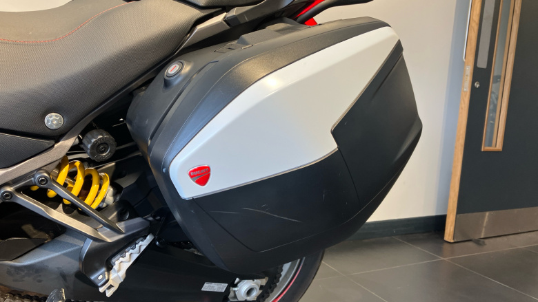 Ducati Multistrada 950 - Red